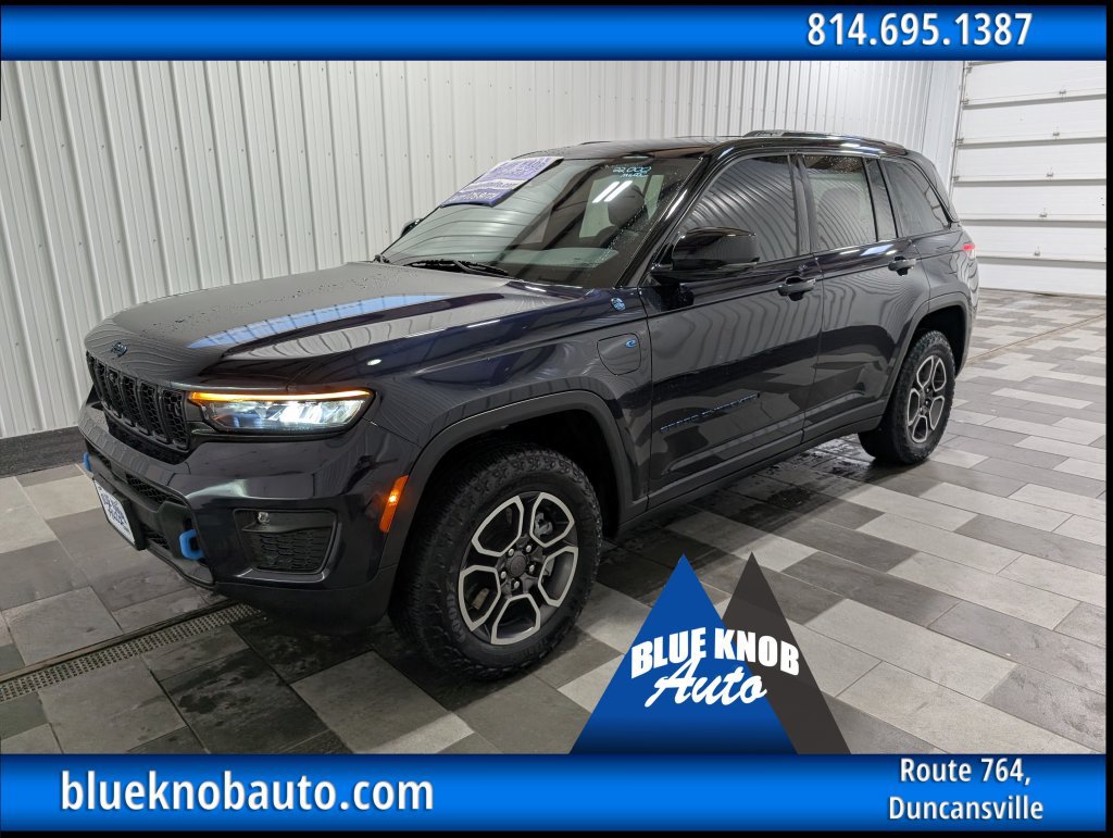 Used 2022 Jeep Grand Cherokee Trailhawk w/ Advanced Protech Group II AWD/4WD image 1