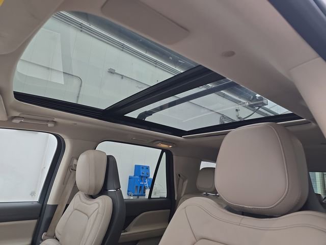Used 2023 Lincoln Navigator L Reserve image 21