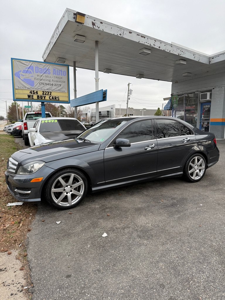 Used 2013 Mercedes-Benz C 250 Sedan image 9