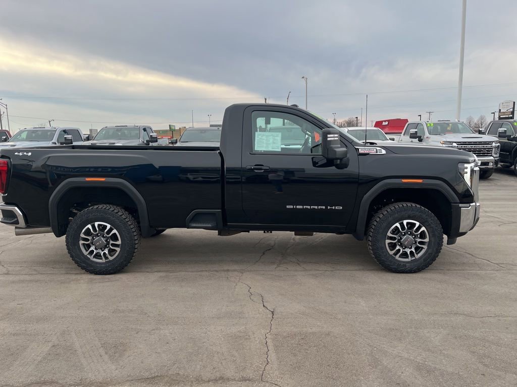 Used 2024 GMC Sierra 3500 SLE w/ SLE Convenience Package image 4