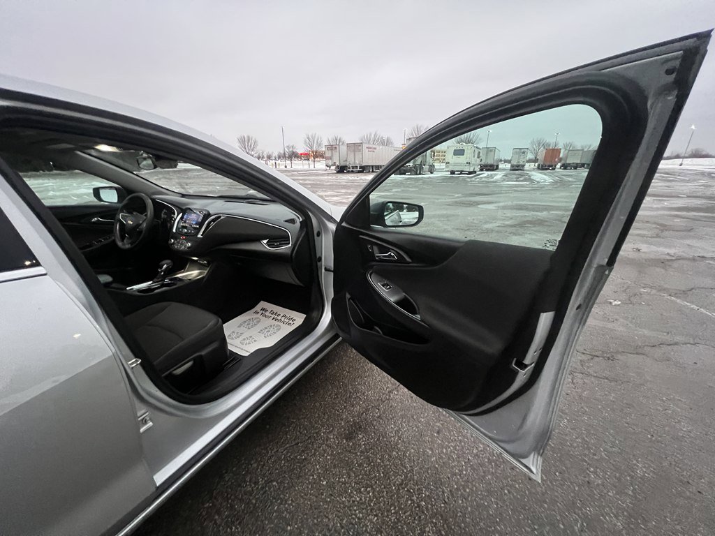 Used 2021 Chevrolet Malibu LT image 10