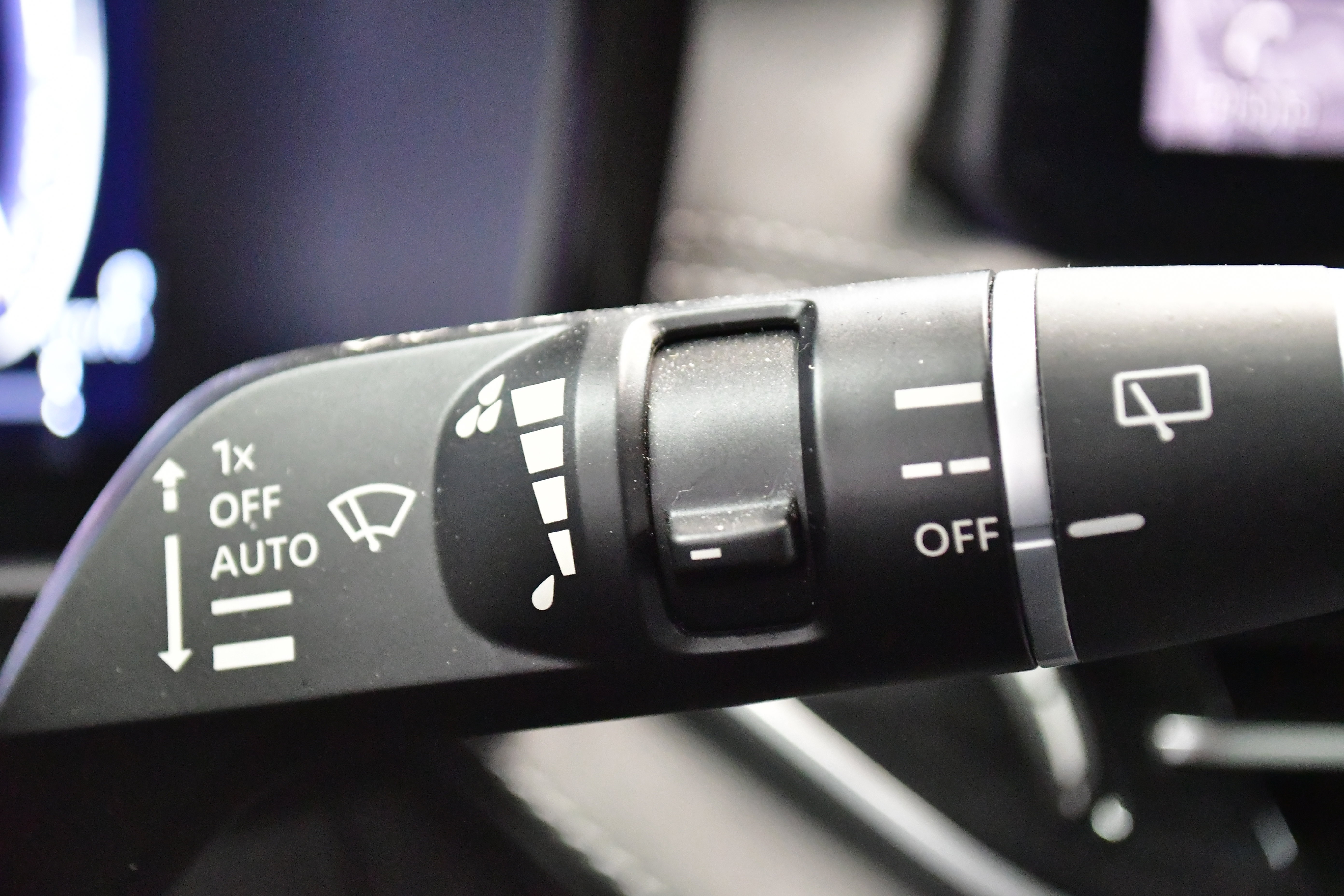 Used 2023 INFINITI QX60 Luxe w/ Performance Audio Package image 26
