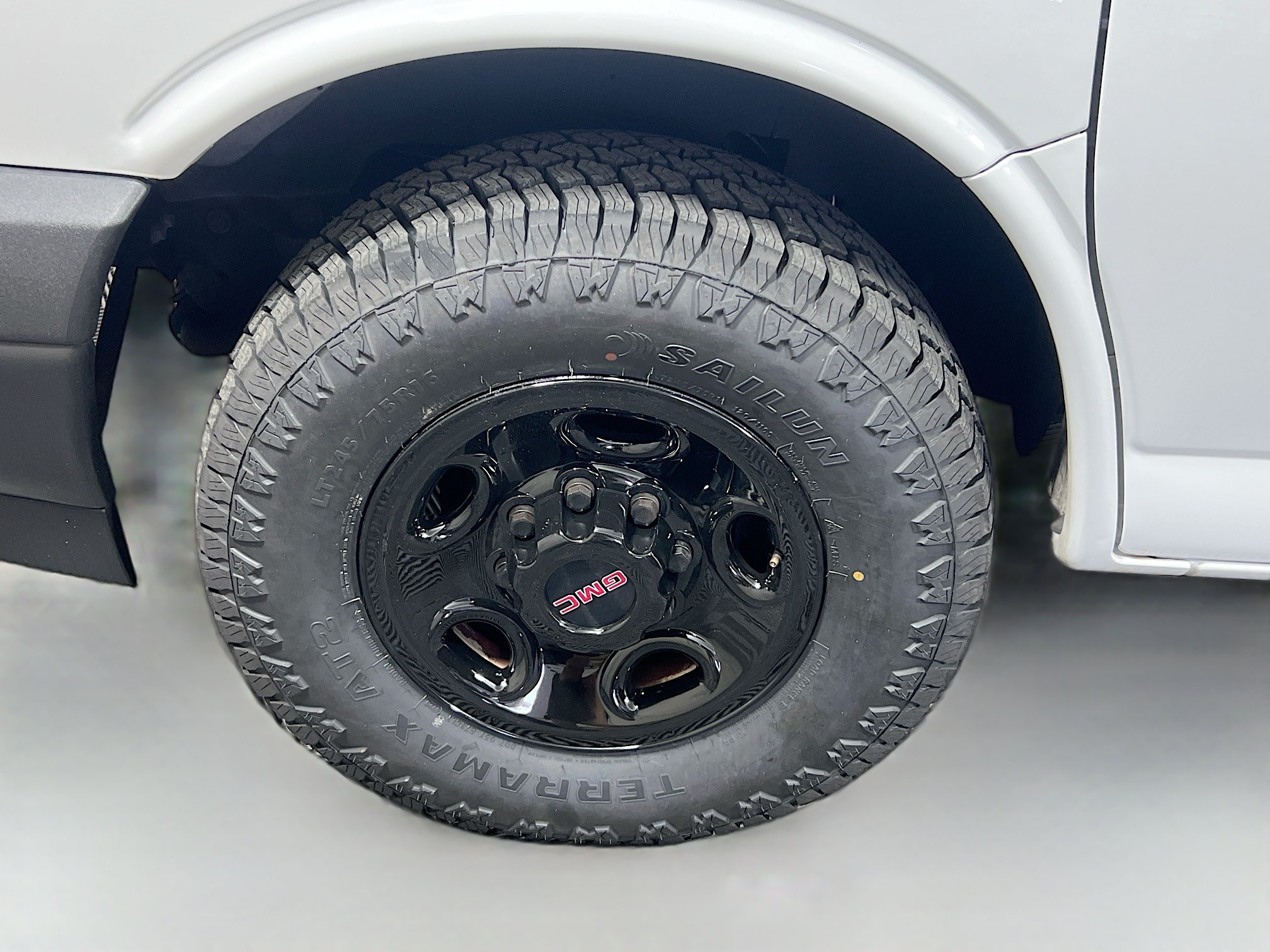 Used 2020 GMC Savana 3500 RWD image 13