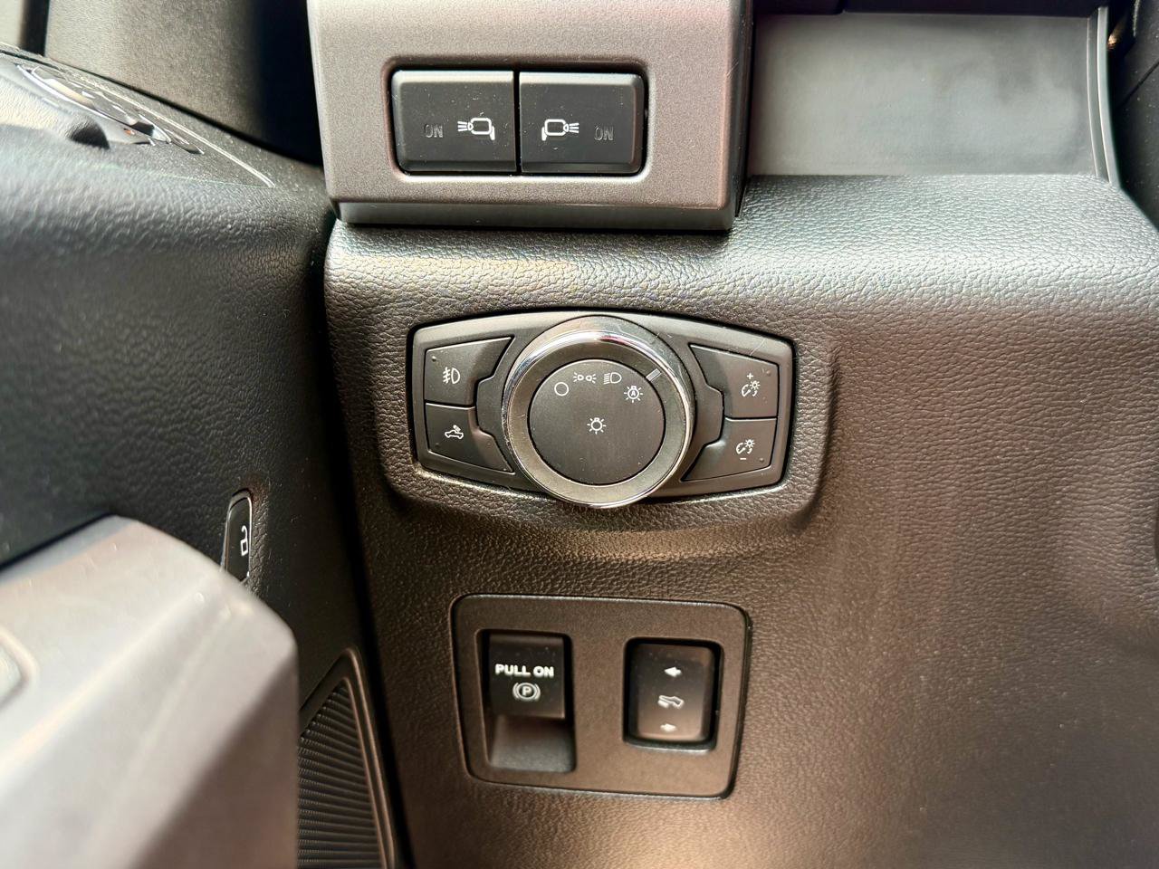 Used 2019 Ford F150 XLT w/ Equipment Group 302A Luxury AWD/4WD image 26