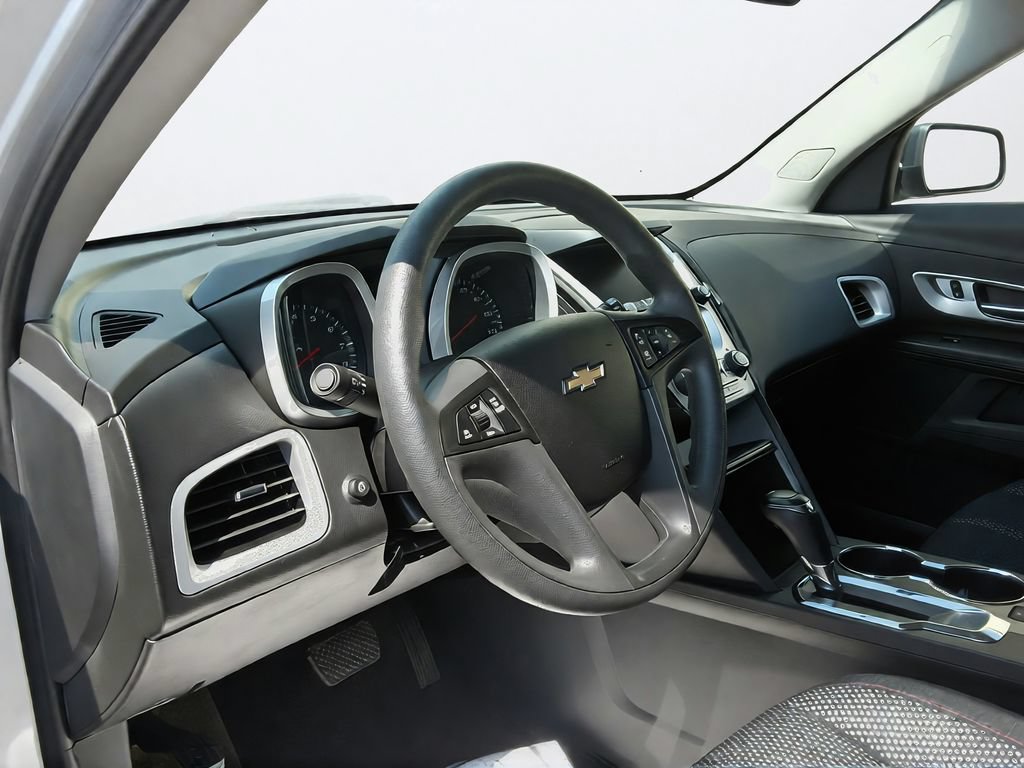 Used 2017 Chevrolet Equinox LS FWD image 21