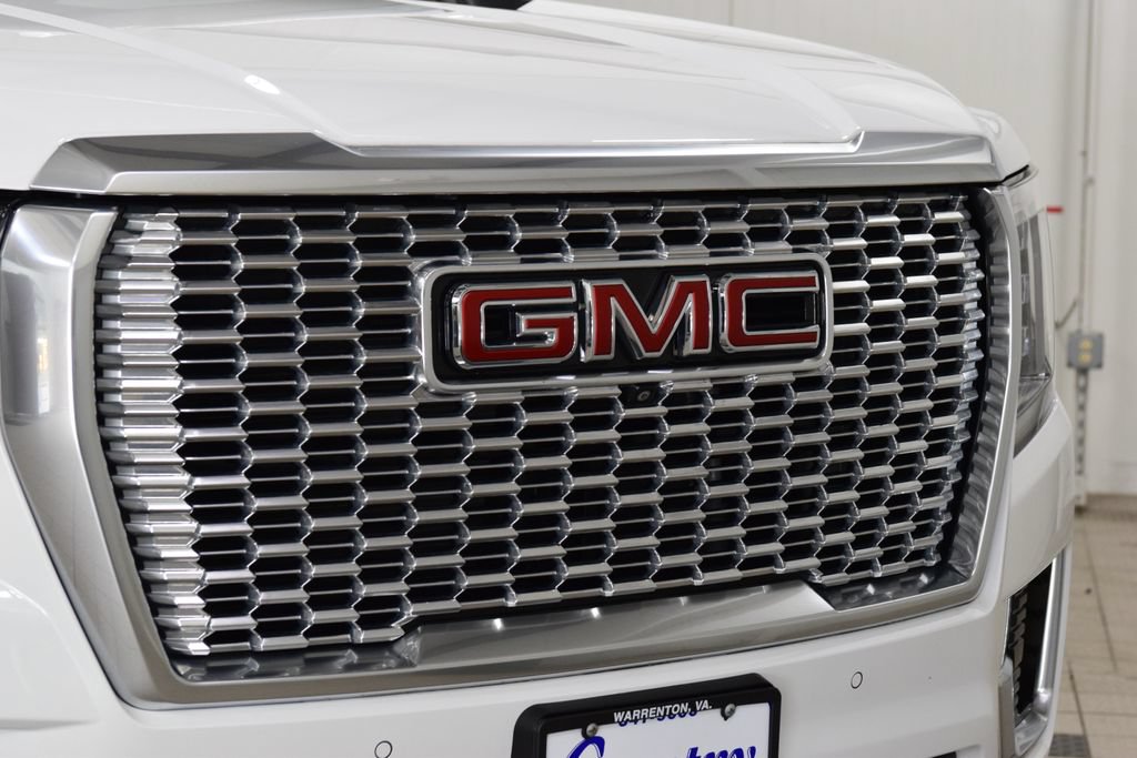 Used 2024 GMC Yukon XL Denali AWD/4WD image 11