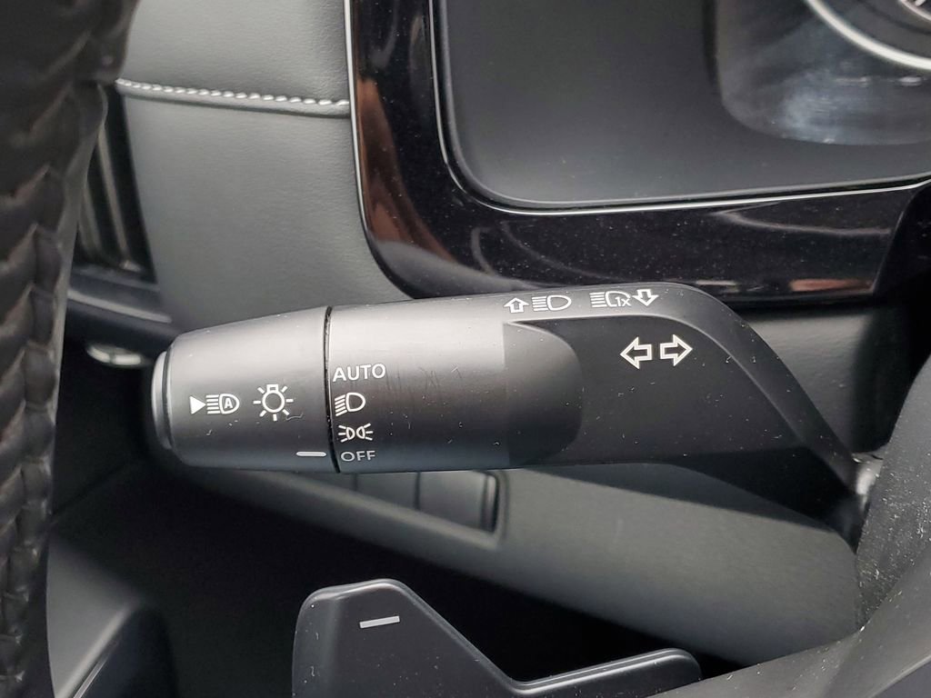 Used 2024 Nissan Pathfinder SV image 16