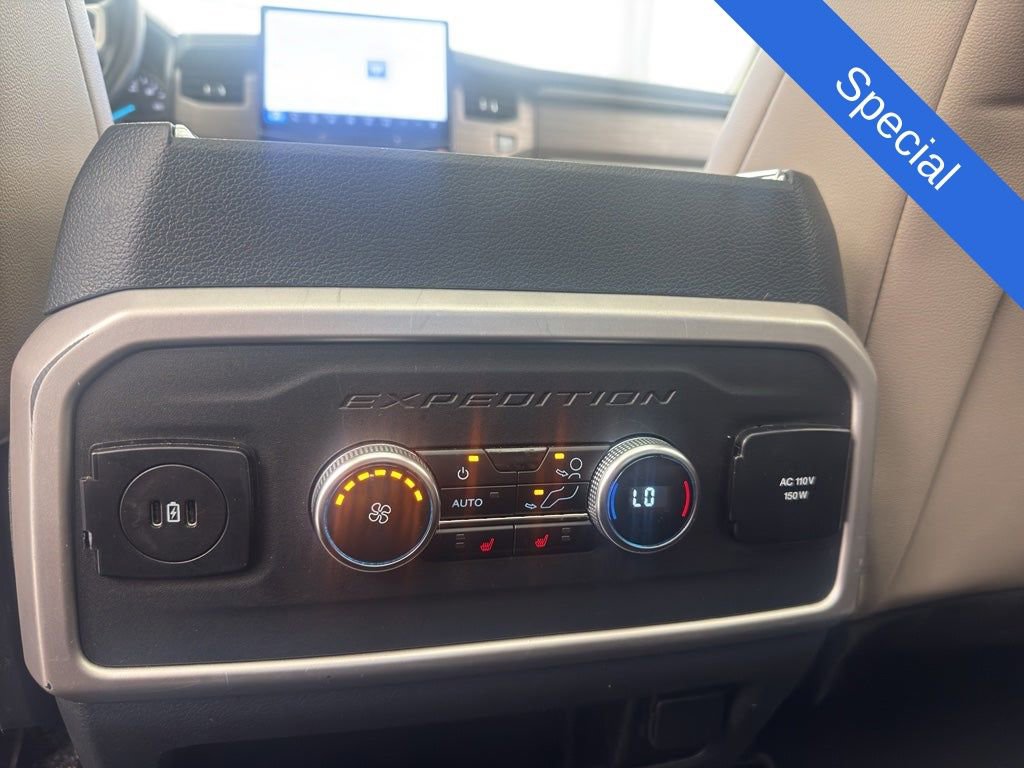 Used 2024 Ford Expedition Limited image 16