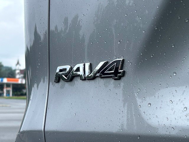 Used 2025 Toyota RAV4 XLE AWD/4WD image 6