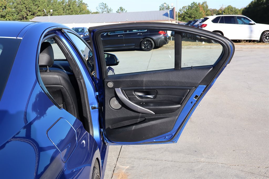 Used 2013 BMW 335i xDrive Sedan AWD/4WD image 38