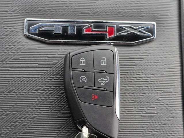 Used 2025 GMC Sierra 2500 AT4X AWD/4WD image 30