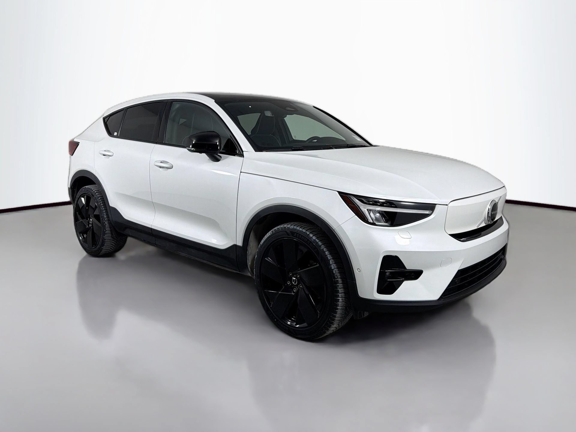Certified 2023 Volvo C40 P8 Recharge Ultimate w/ Protection Package Premier AWD/4WD image 3