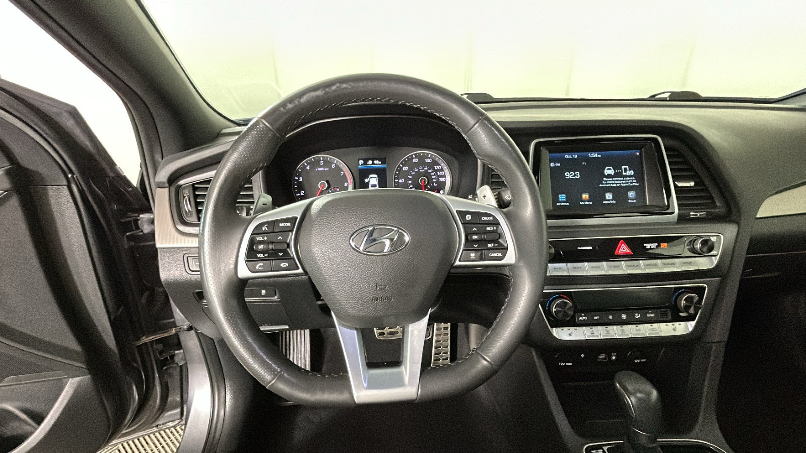 Used 2018 Hyundai Sonata Sport w/ Tech Package 05 FWD image 18