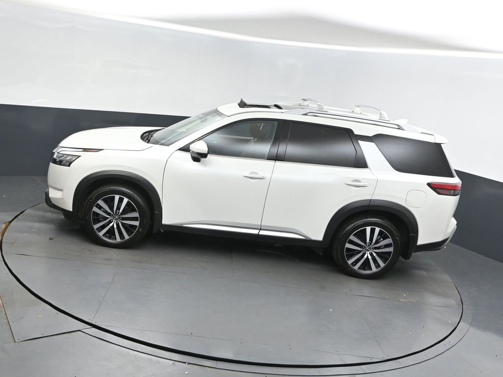 Used 2024 Nissan Pathfinder Platinum w/ Cargo Package image 35