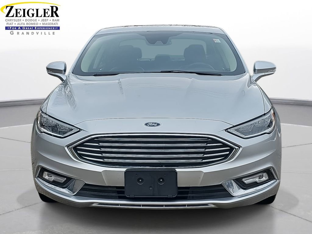 Used 2017 Ford Fusion Energi SE image 2