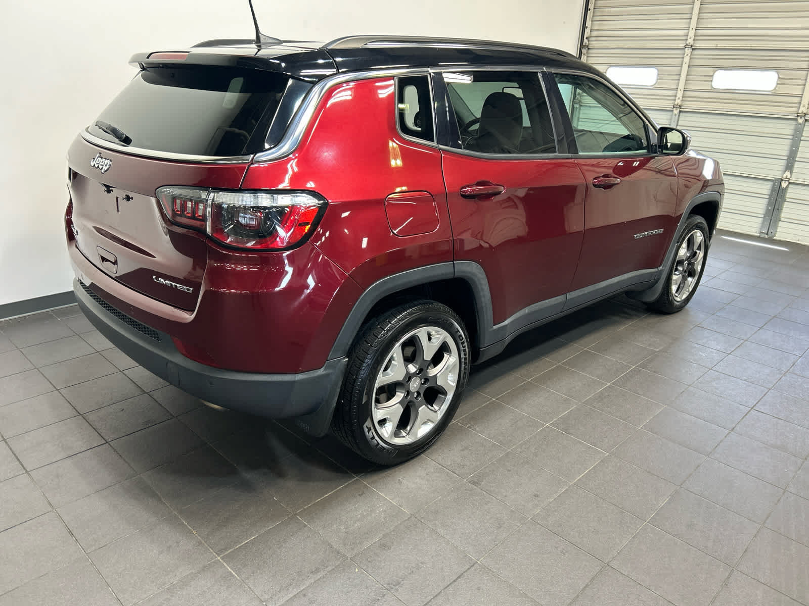 Used 2021 Jeep Compass Limited AWD/4WD image 3