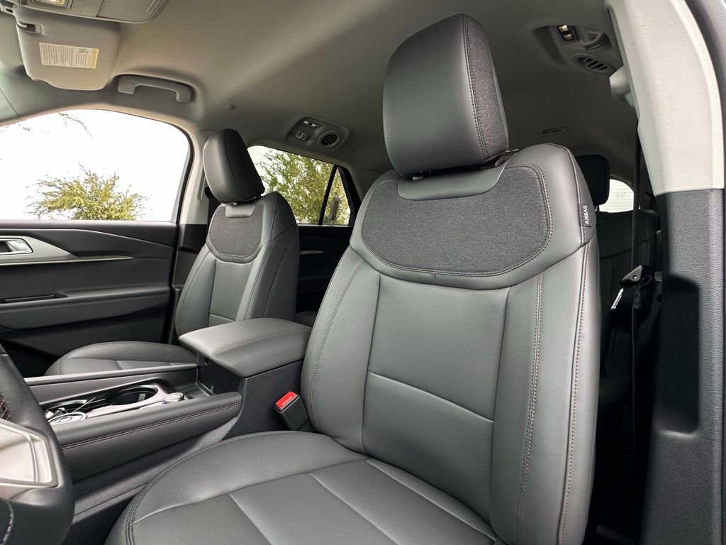 New 2026 Ford Explorer Active w/ Active Comfort Package image 52