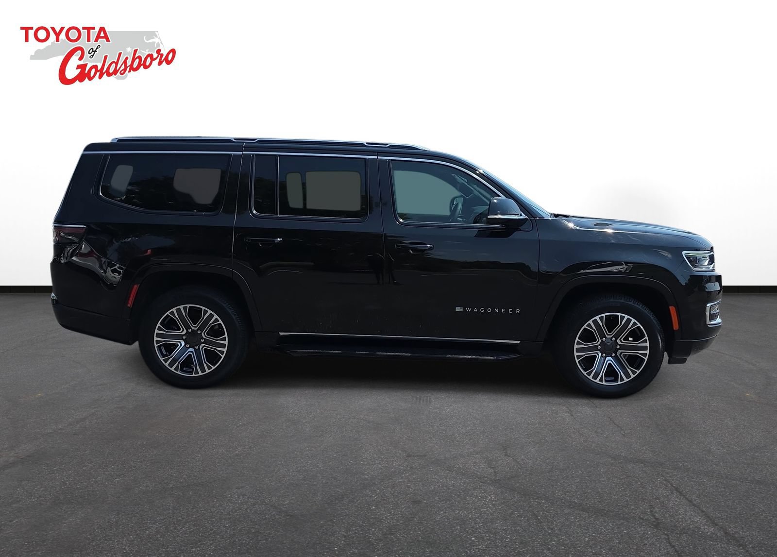 Used 2023 Jeep Wagoneer 4WD w/ Premium Group I image 4