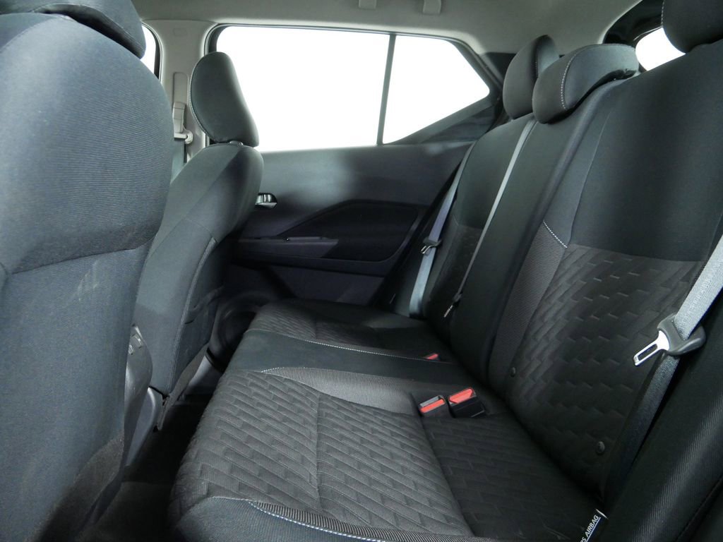 Used 2022 Nissan Kicks SV image 16