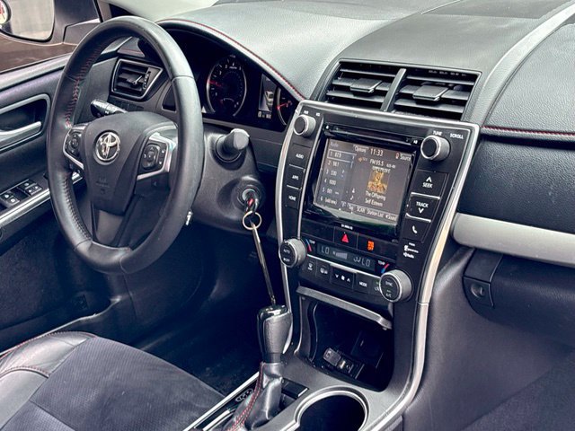 Used 2016 Toyota Camry XSE w/ Moonroof Package FWD image 24