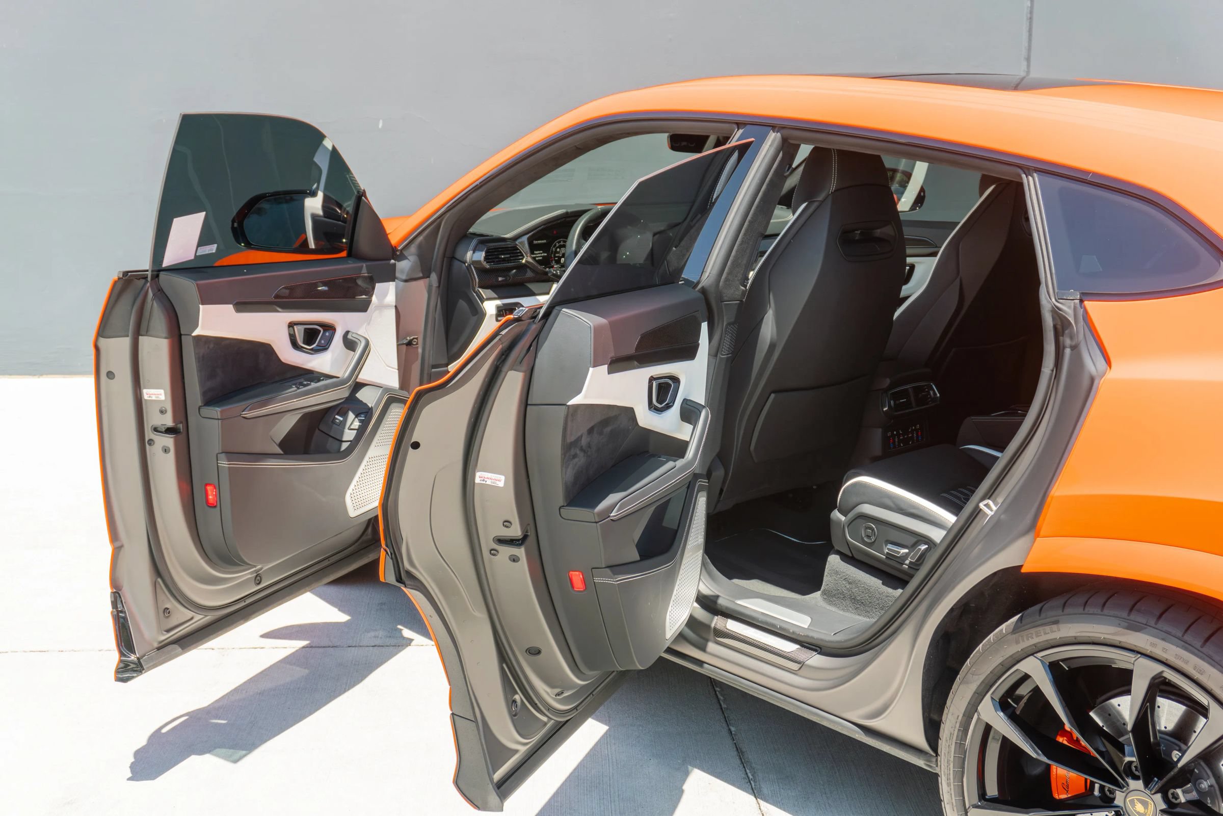 Used 2023 Lamborghini Urus S AWD/4WD image 74