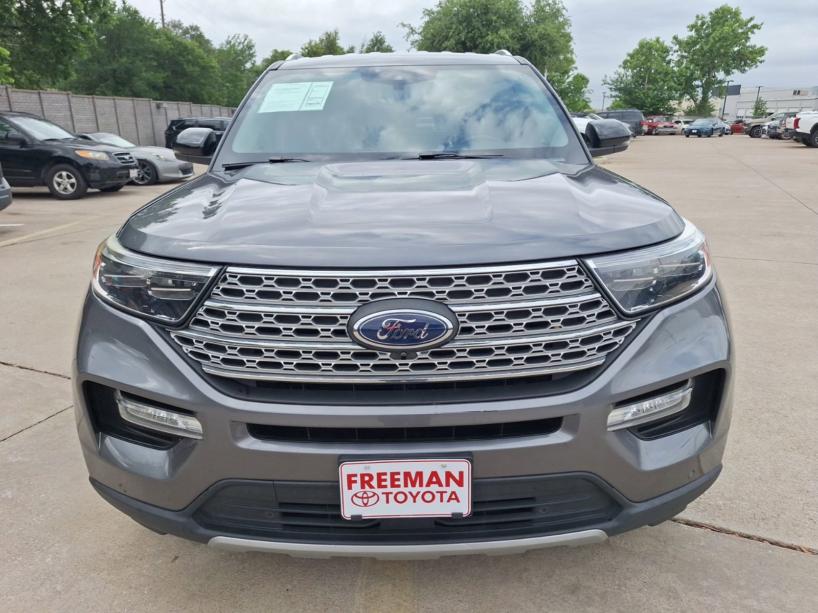 Used 2022 Ford Explorer Limited w/ Equipment Group 301A RWD image 9