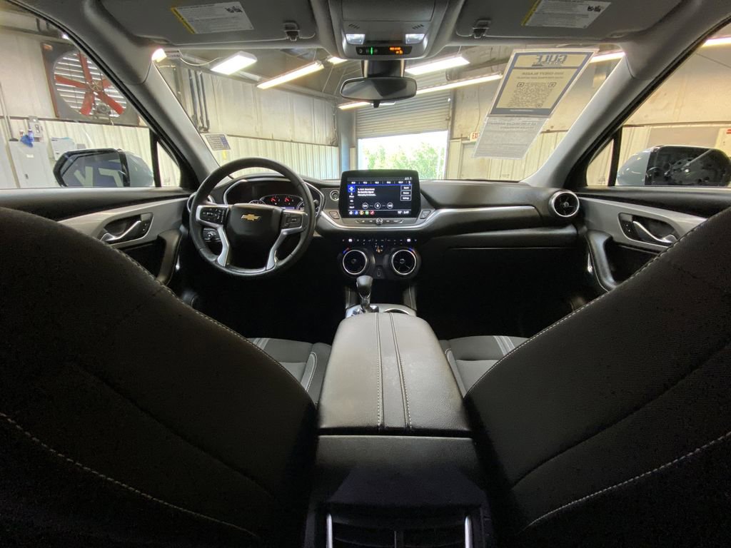 Used 2025 Chevrolet Blazer LT FWD image 18