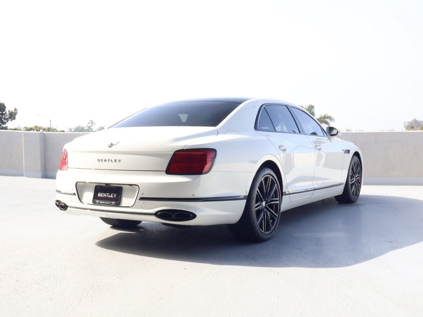 Certified 2022 Bentley Flying Spur V8 image 12