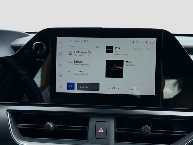 Used 2025 Lexus UX 300h FWD w/ Accessory Package (Z1) image 31