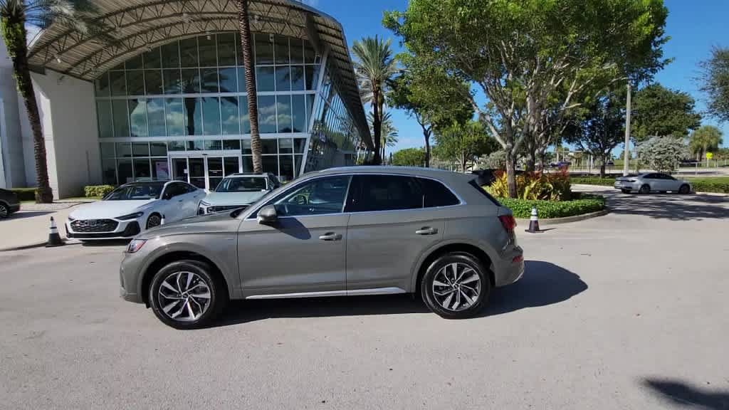 Certified 2024 Audi Q5 2.0T Premium w/ Convenience Package AWD/4WD image 5