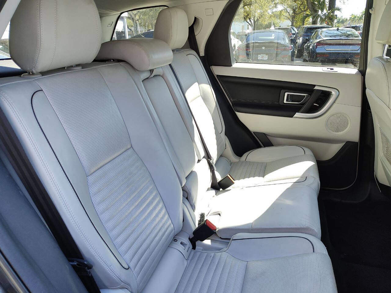 Used 2017 Land Rover Discovery Sport HSE image 45