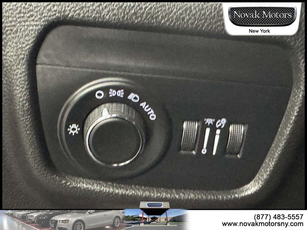 Used 2023 Jeep Grand Cherokee L Laredo w/ Luxury Tech Group I image 15