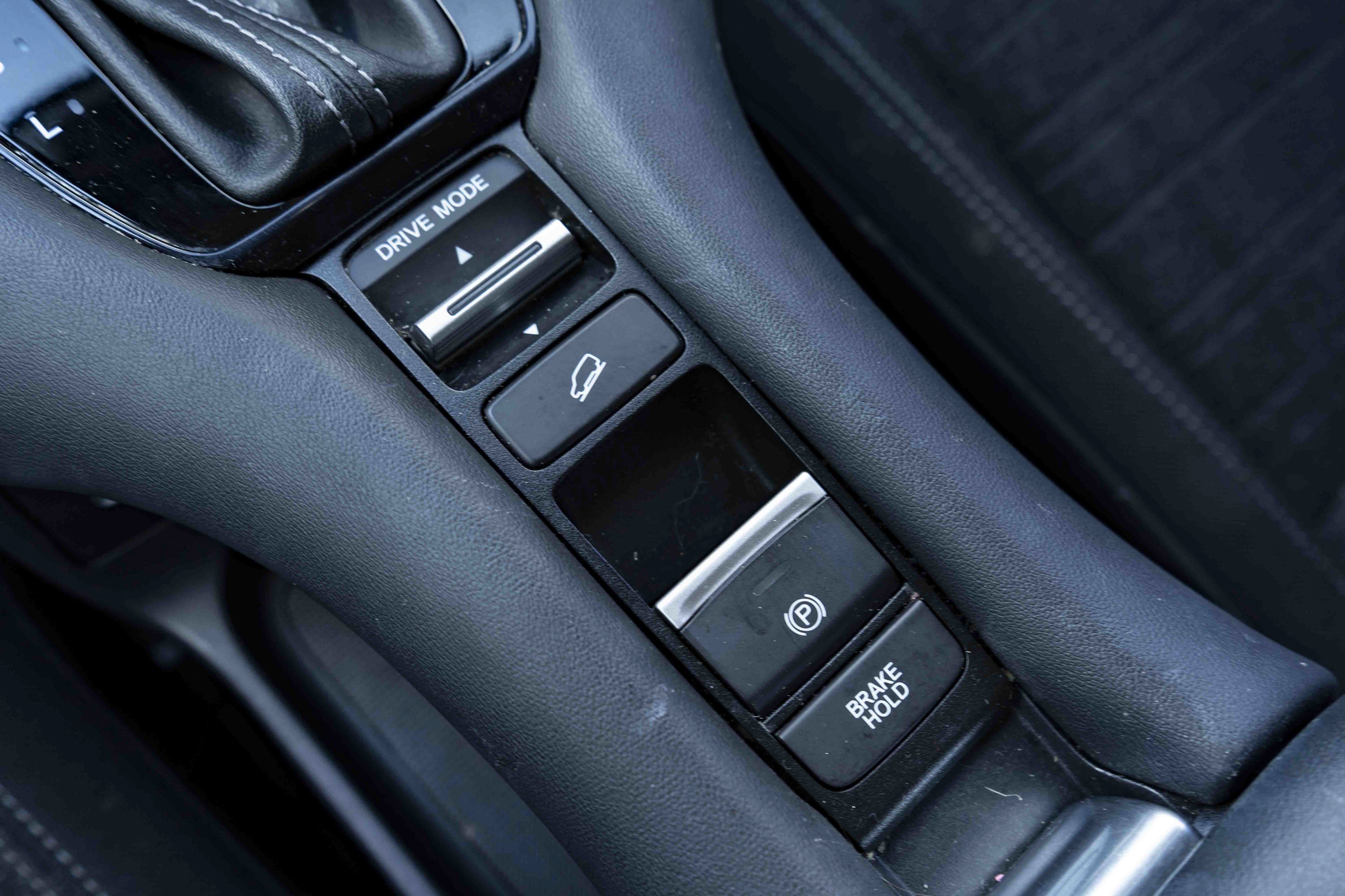 Certified 2024 Honda HR-V LX image 28