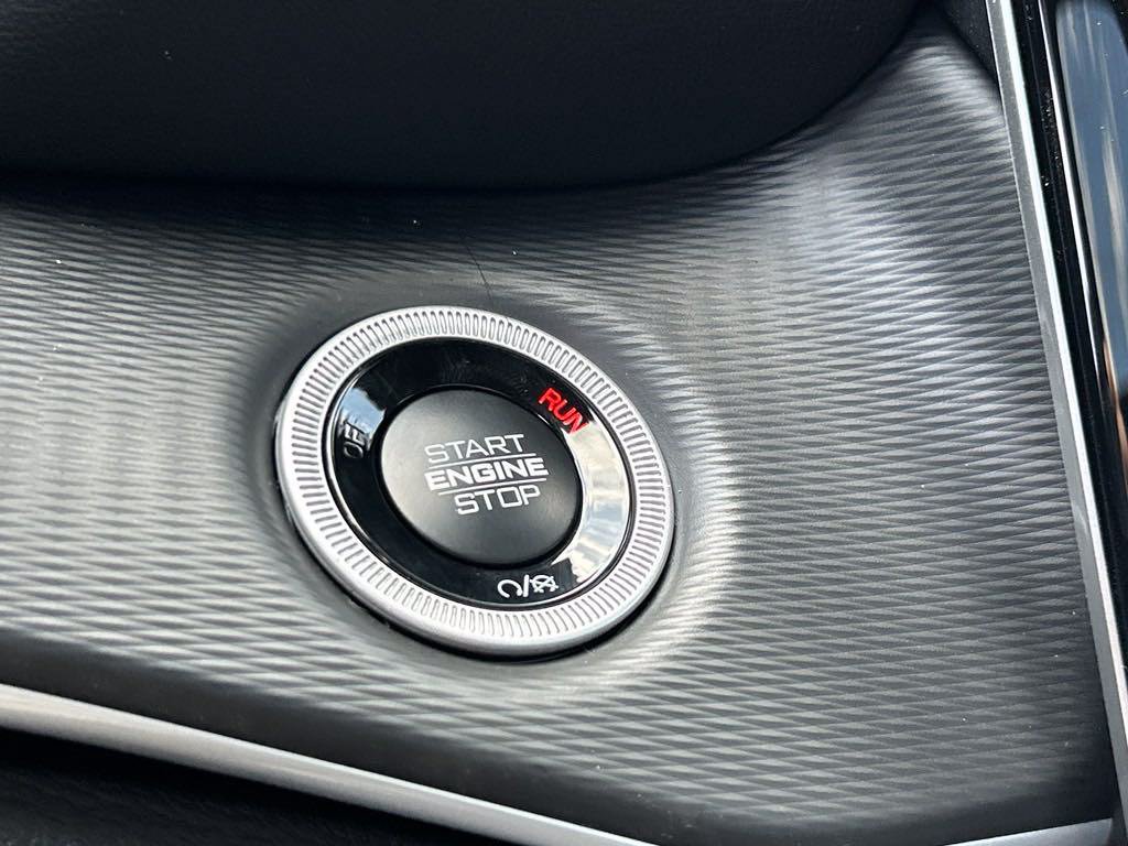 New 2024 Jeep Grand Cherokee Altitude RWD image 35