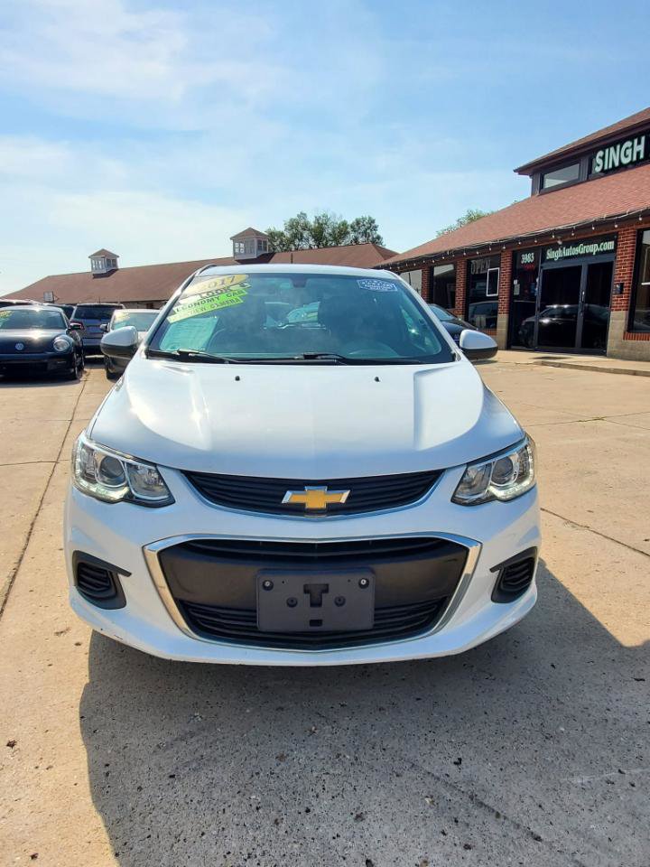Used 2017 Chevrolet Sonic LT image 2