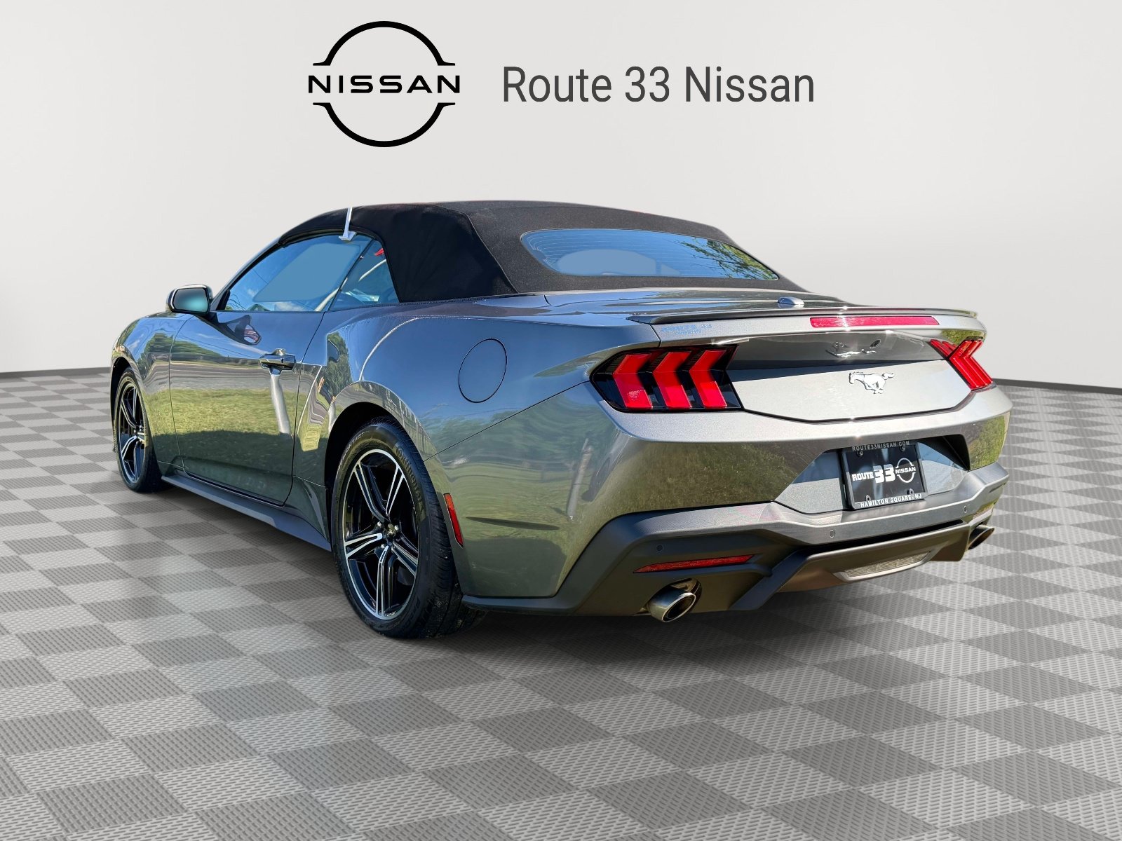 Used 2025 Ford Mustang Premium RWD image 4