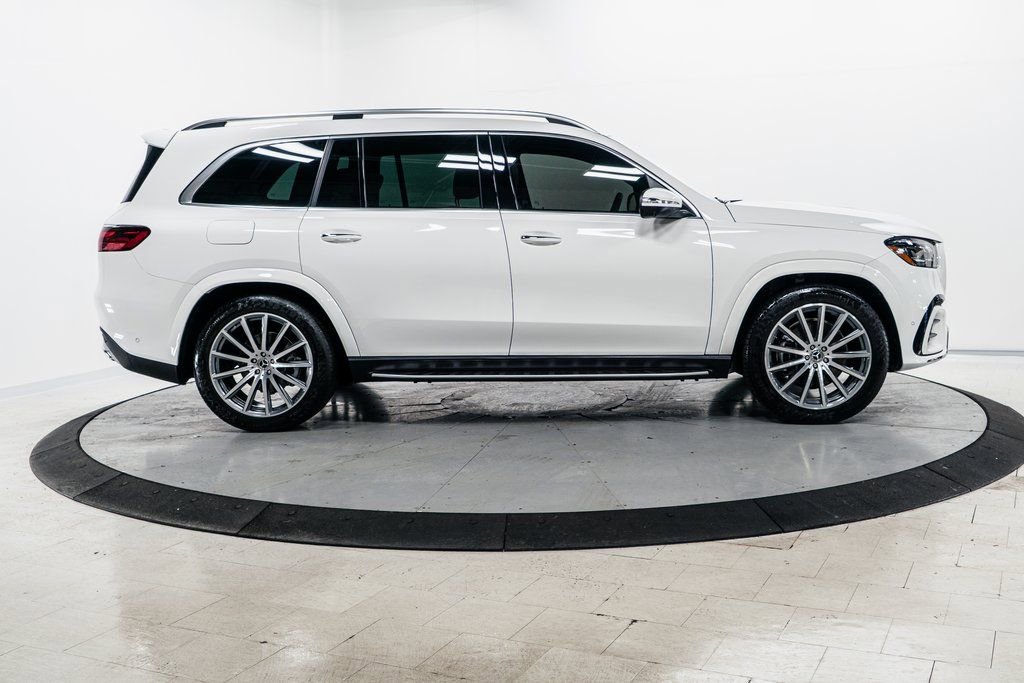 Used 2024 Mercedes-Benz GLS 450 4MATIC image 37