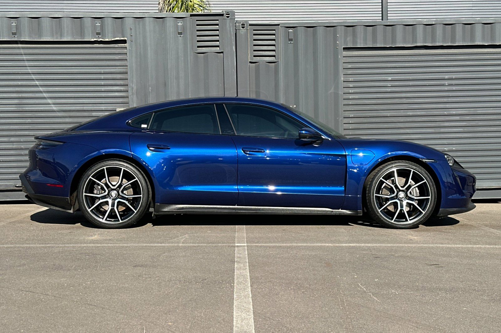 Used 2022 Porsche Taycan image 9