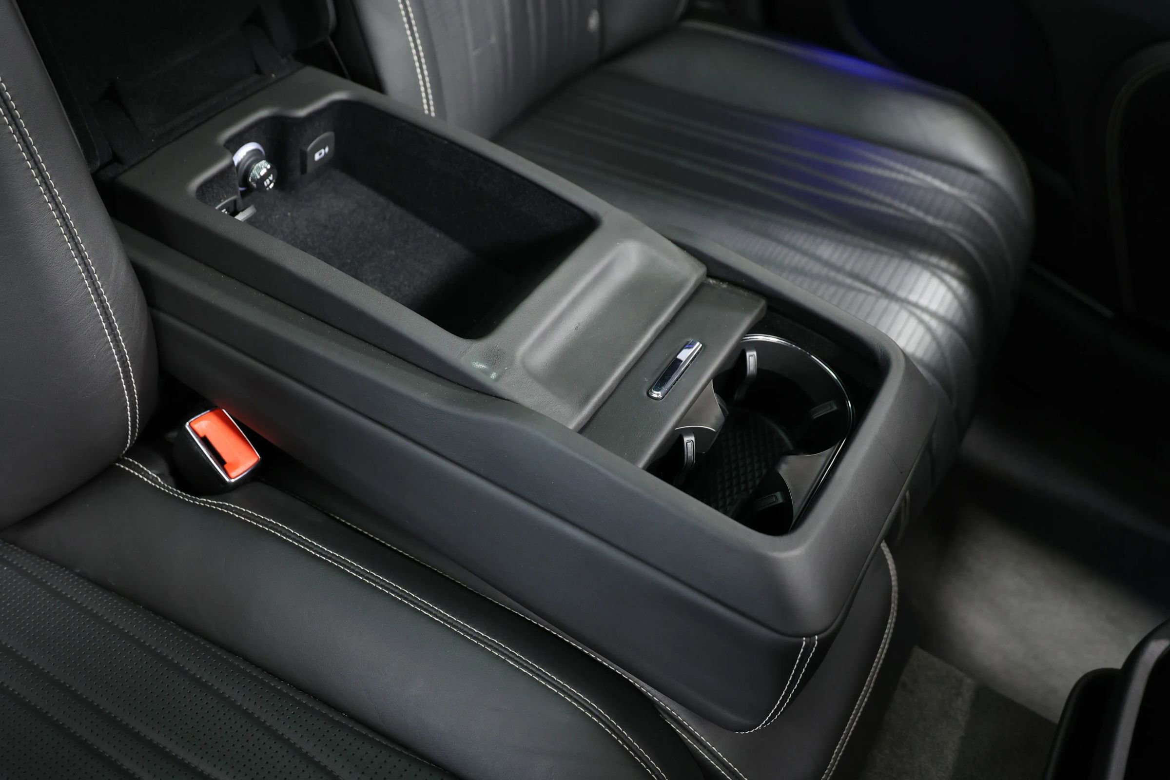 Used 2020 Bentley Flying Spur W12 image 98