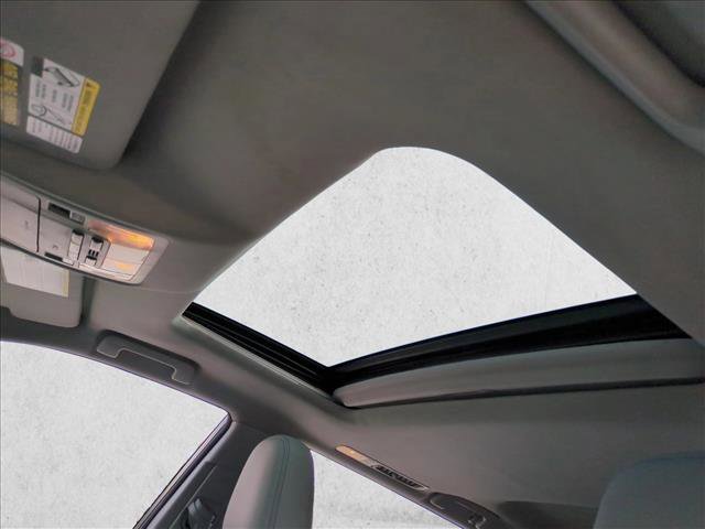 Used 2014 Toyota Highlander XLE FWD image 16