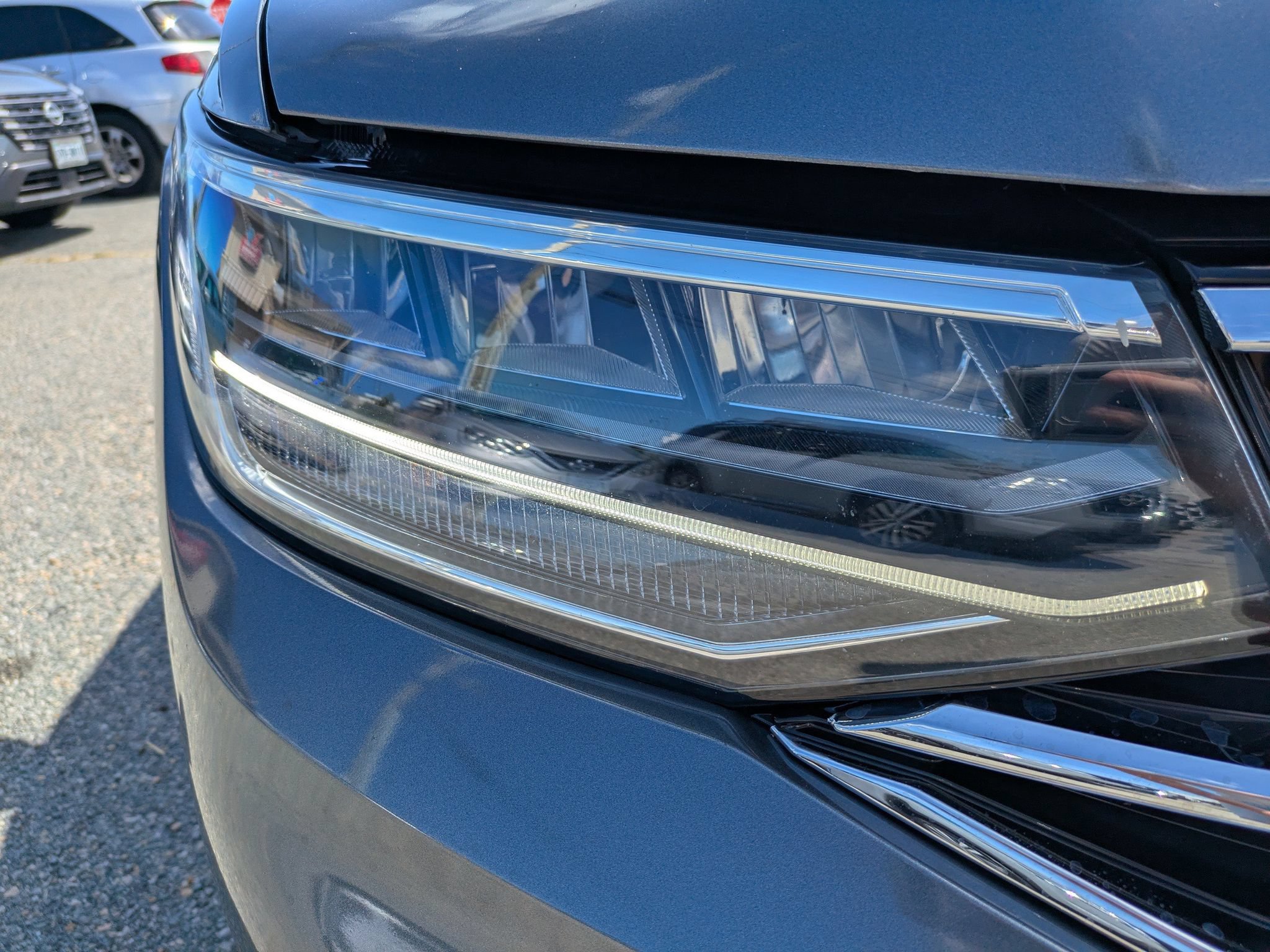 Used 2024 Volkswagen Tiguan SE w/ Panoramic Sunroof Package FWD image 11