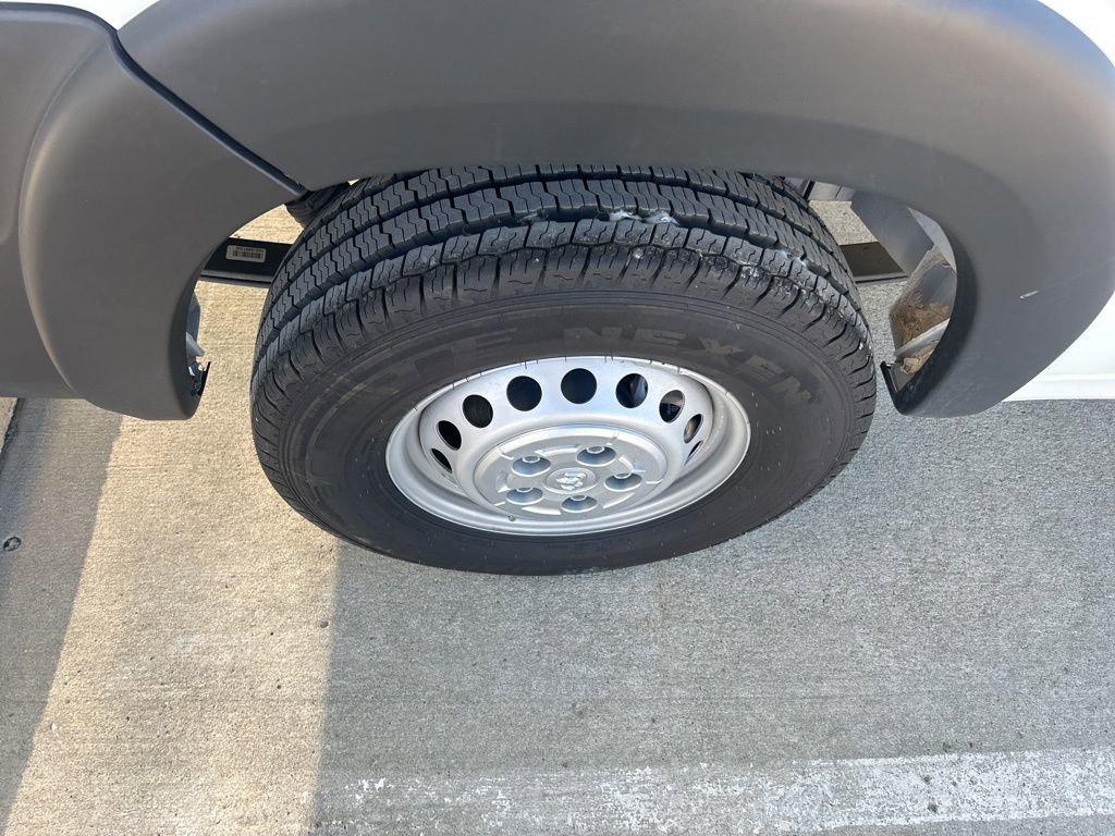 New 2024 RAM ProMaster 2500 w/ Convenience Group image 31