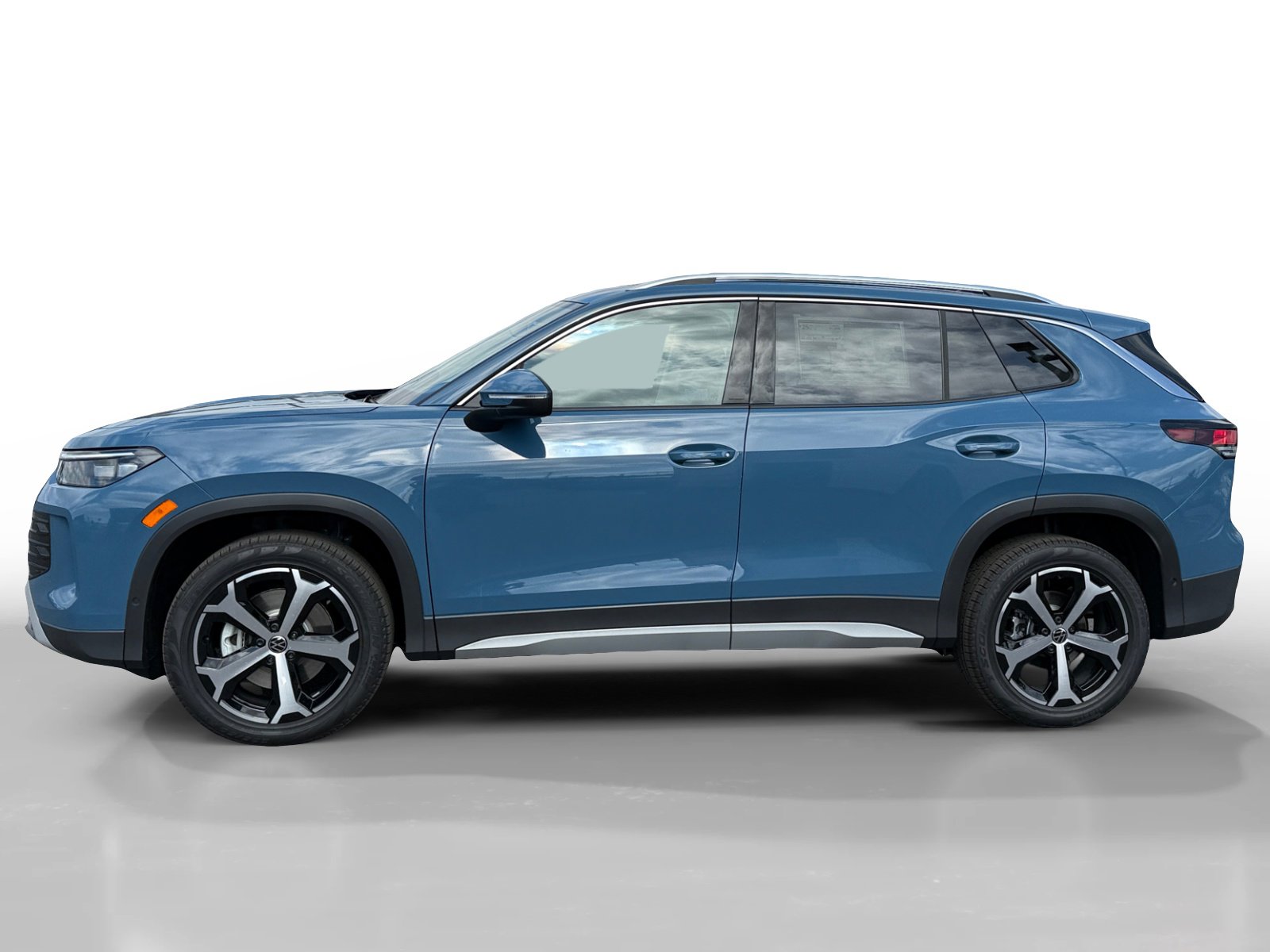 New 2026 Volkswagen Tiguan SE AWD/4WD image 2