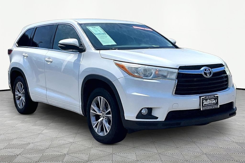 Used 2016 Toyota Highlander Plus w/ Preferred Accessory Package FWD image 7