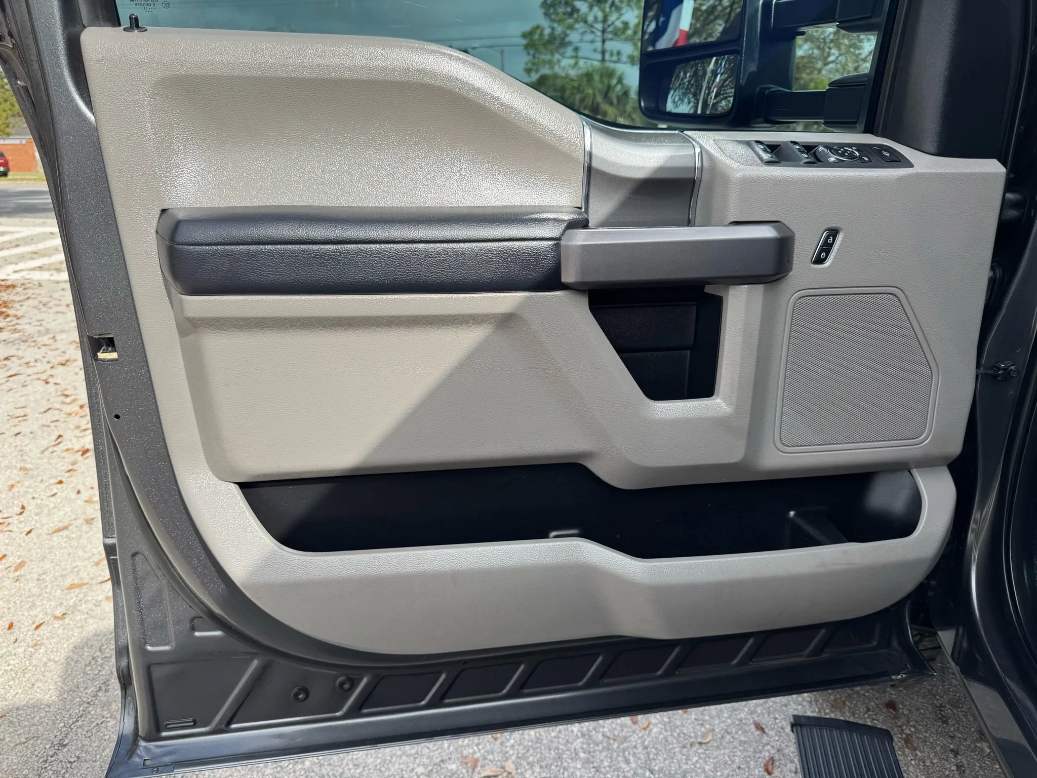 Used 2018 Ford F250 XLT w/ XLT Premium Package image 23