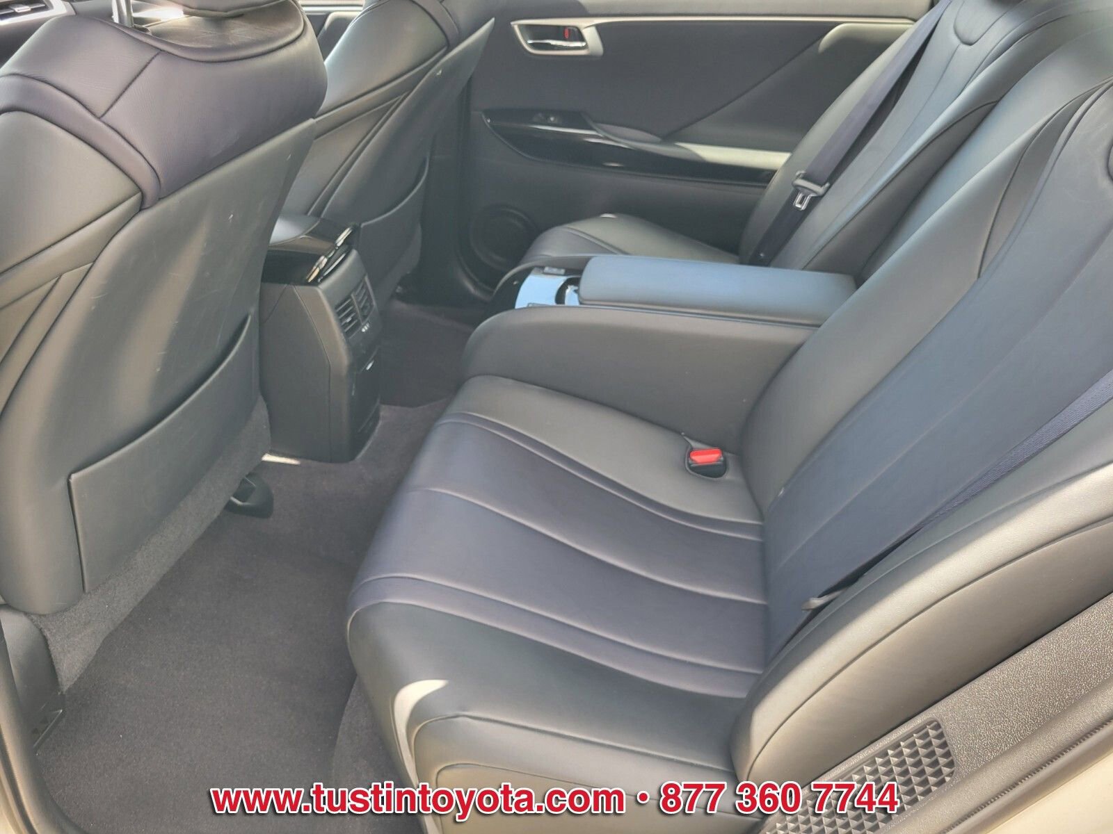 Certified 2019 Toyota Mirai Base image 11