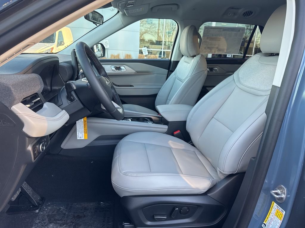 New 2026 Ford Explorer Active w/ Active Comfort Package image 12