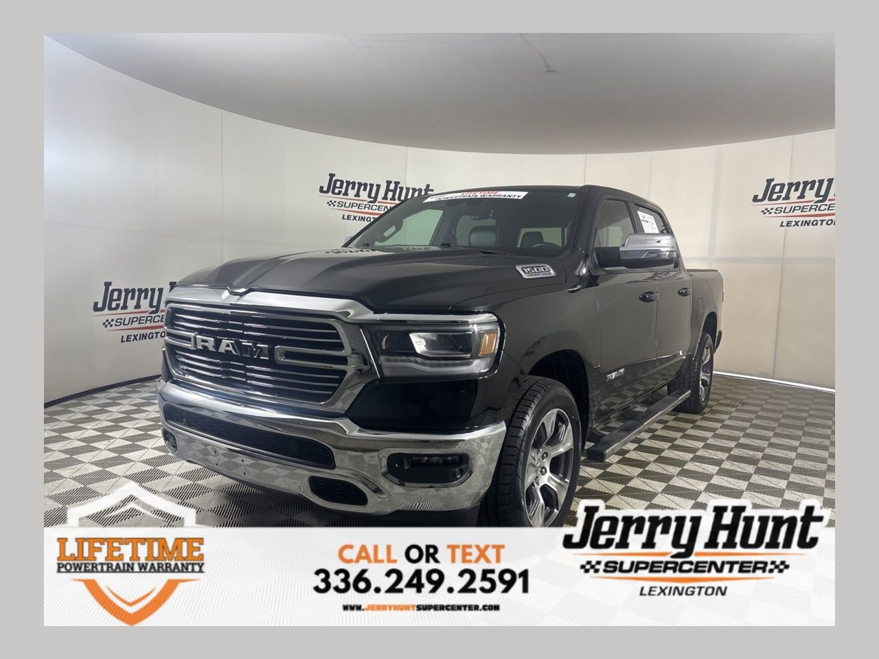 Used 2023 RAM 1500 Laramie AWD/4WD image 1