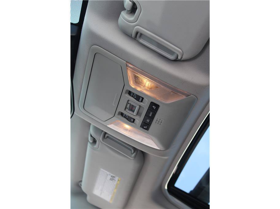 Used 2021 Toyota RAV4 XLE Premium AWD/4WD image 30