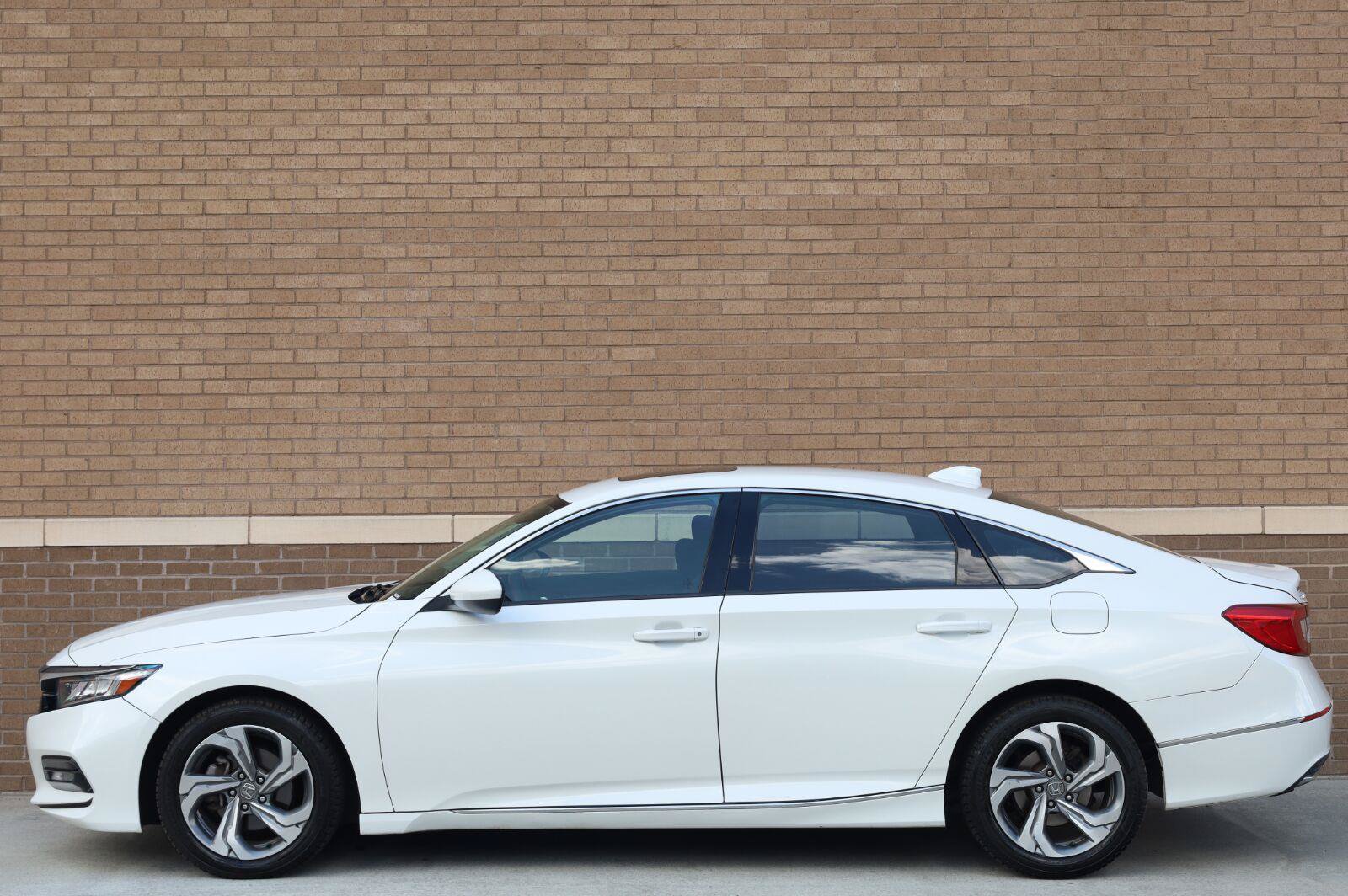 Used 2019 Honda Accord EX image 2